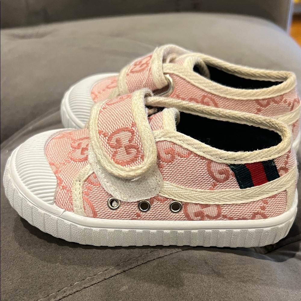 Gucci Kids Pink and Cream Sneakers - Picture 2 of 3